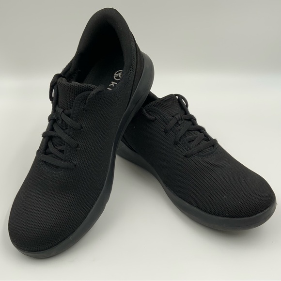 Kizik unisex Madrid Eco Knit Blackout Sneakers. Men’s Size 8/Women’s Size 9.5. - Picture 1 of 8